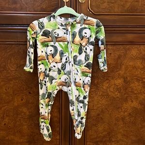 Gently used Little Bum Bums bamboo footie pajamas. In good condition.